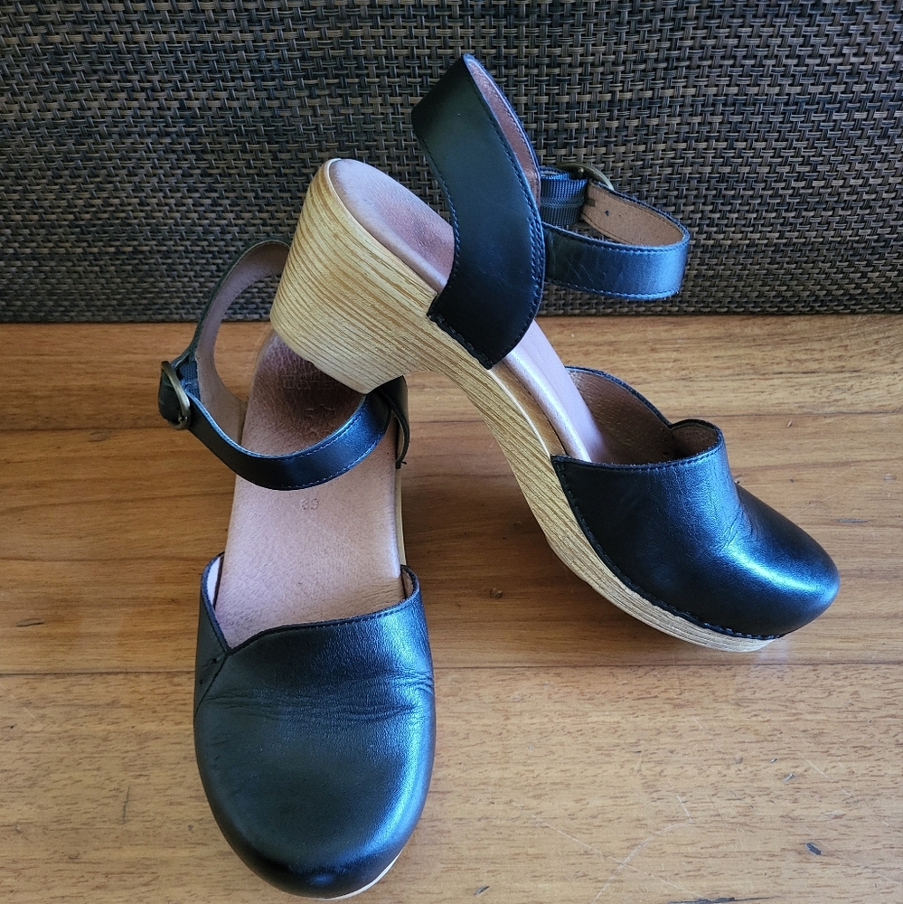 Black Leather Women's Clogs